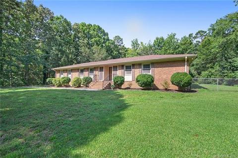 1175 Emerald Dr, Concord, NC 28025 photo 3