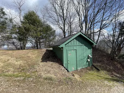 Ridge Top Circle, Clyde, NC 28721 photo 34