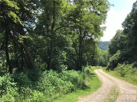 Ridge Top Circle, Clyde, NC 28721