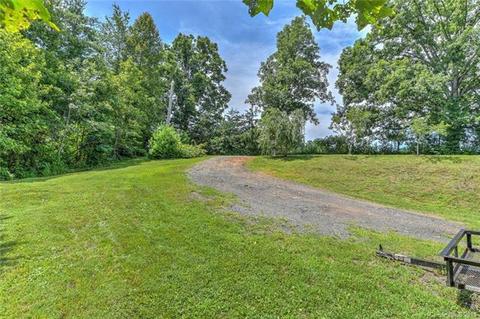 100 Taylor Ln, Marshall, NC 28753 photo 5