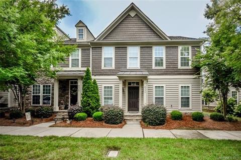 8322 Viewpoint Ln, Cornelius, NC 28031 photo 1