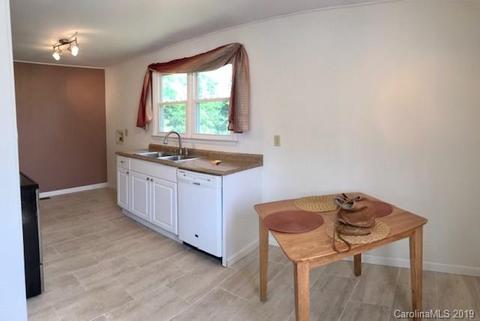 224 Jackson Loop Rd, Flat Rock, NC 28731 photo 4