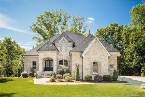 6179 Fox Chase Dr, Davidson, NC 28036 photo 1