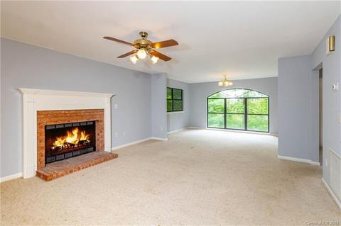332 Utsonati Ln, Brevard, NC 28712 photo 7