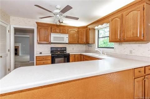 332 Utsonati Ln, Brevard, NC 28712 photo 10