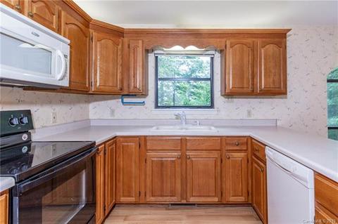 332 Utsonati Ln, Brevard, NC 28712 photo 13