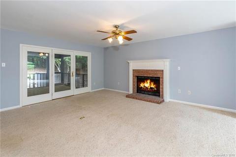 332 Utsonati Ln, Brevard, NC 28712 photo 6