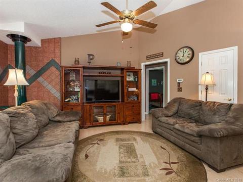1068 Mountain Lakes Dr, Tryon, NC 28782 photo 6