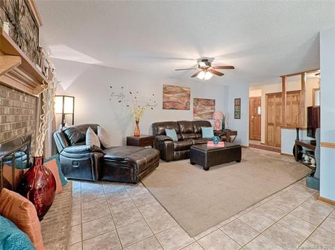 175 Heathergate Ln, Stanley, NC 28164 photo 2