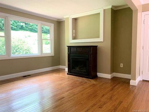 210 Hillcrest St, Sylva, NC 28779 photo 4
