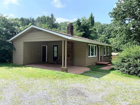 210 Hillcrest St, Sylva, NC 28779 photo 1