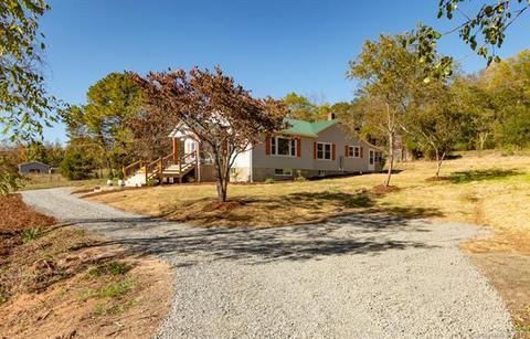 5951 Farris Loop, Morganton, NC 28655 photo 2