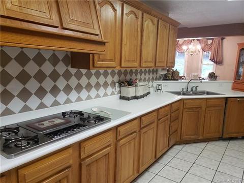 114 Hunting Ln, Morganton, NC 28655 photo 5