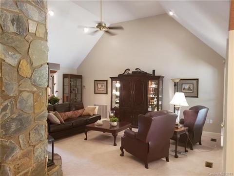 114 Hunting Ln, Morganton, NC 28655 photo 8