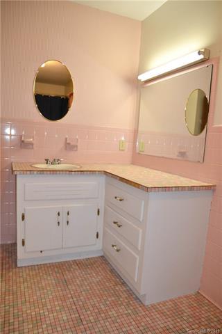 565 Morehead Rd, Marion, NC 28752 photo 23