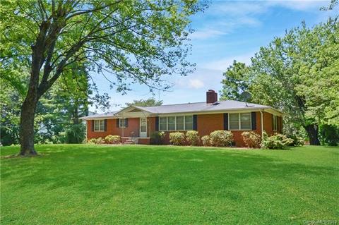 565 Morehead Rd, Marion, NC 28752 photo 3
