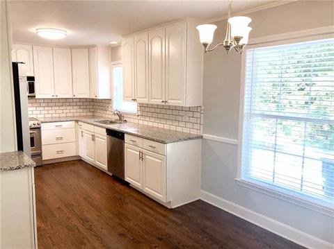 6401 Idlebrook Dr, Charlotte, NC 28212 photo 8