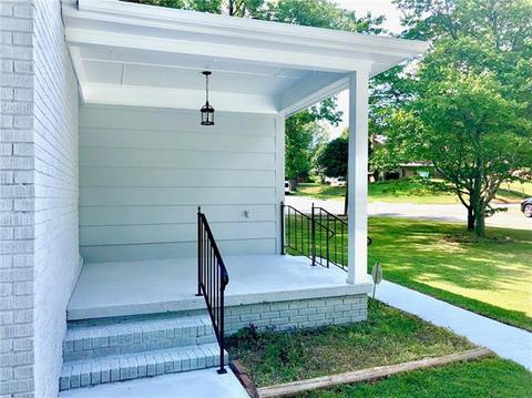 6401 Idlebrook Dr, Charlotte, NC 28212 photo 4