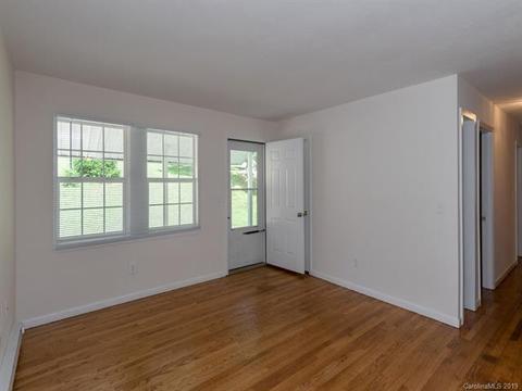 94 Loeb Dr, Brevard, NC 28712 photo 2