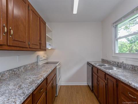 94 Loeb Dr, Brevard, NC 28712 photo 4