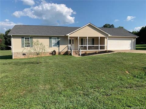 8232 Cedar Bark St, Hickory, NC 28602 photo 1