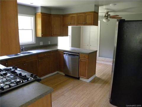 35 Munich Ln, Clyde, NC 28721 photo 9