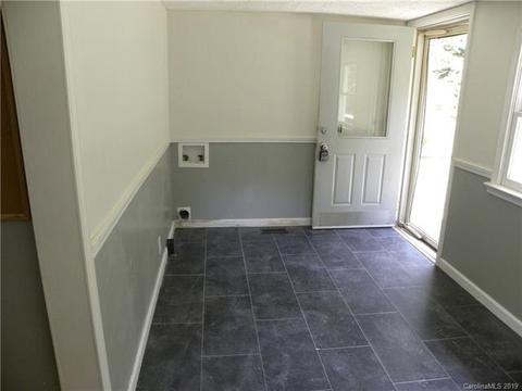 35 Munich Ln, Clyde, NC 28721 photo 7