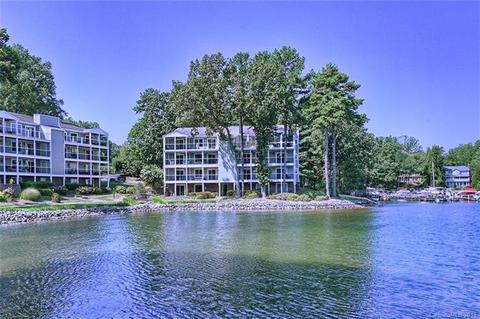 20347 Harborgate Ct UNIT 104, Cornelius, NC 28031 photo 2
