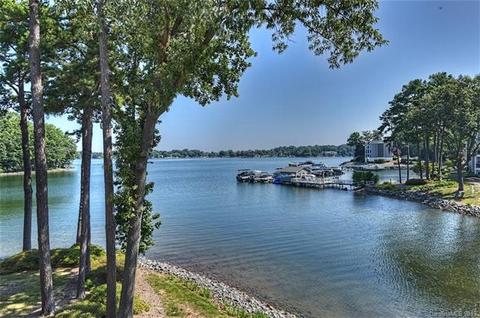 20347 Harborgate Ct UNIT 104, Cornelius, NC 28031 photo 1