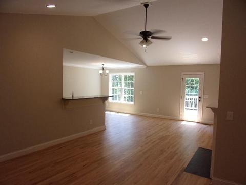 992 Maple Glen Dr, Conover, NC 28613 photo 3