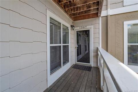 1307 Torrence Cir, Davidson, NC 28036 photo 2