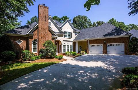 19833 River Falls Dr, Davidson, NC 28036 photo 2
