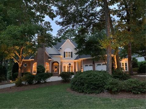 19833 River Falls Dr, Davidson, NC 28036 photo 1
