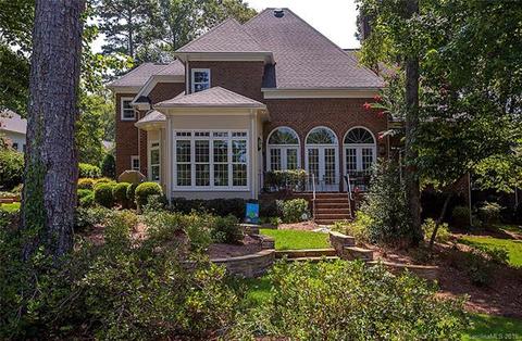 19833 River Falls Dr, Davidson, NC 28036 photo 9