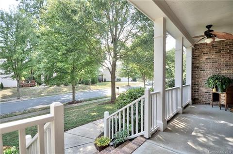 10229 Treetop Ln, Cornelius, NC 28031 photo 4