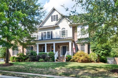 10229 Treetop Ln, Cornelius, NC 28031 photo 1