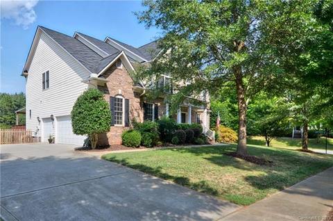 10229 Treetop Ln, Cornelius, NC 28031 photo 2