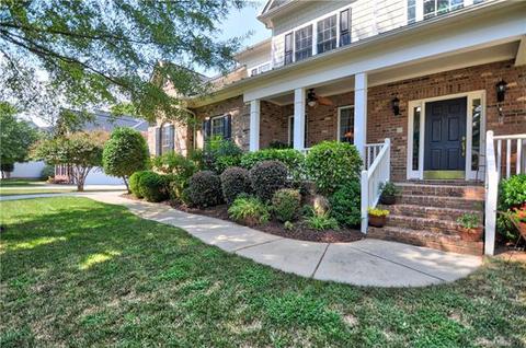 10229 Treetop Ln, Cornelius, NC 28031 photo 3