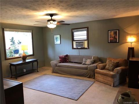 87 Cresent Loop, Canton, NC 28716 photo 6