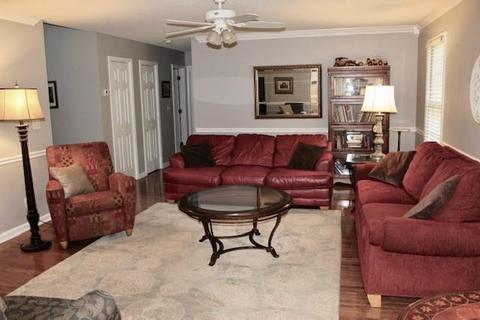 3935 Den Dr, Hickory, NC 28602 photo 4