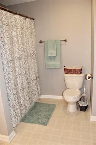 3935 Den Dr, Hickory, NC 28602 photo 24