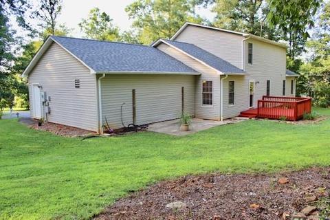 3935 Den Dr, Hickory, NC 28602 photo 28