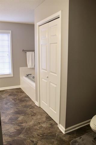 3935 Den Dr, Hickory, NC 28602 photo 17