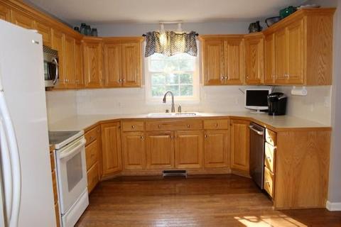 3935 Den Dr, Hickory, NC 28602 photo 6