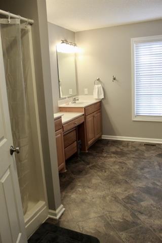 3935 Den Dr, Hickory, NC 28602 photo 16