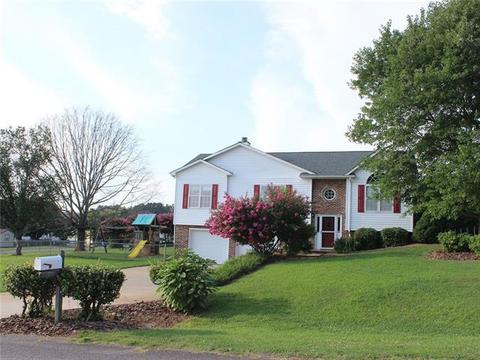 1358 Pear Dr, Conover, NC 28613 photo 1