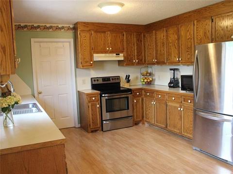 1358 Pear Dr, Conover, NC 28613 photo 8