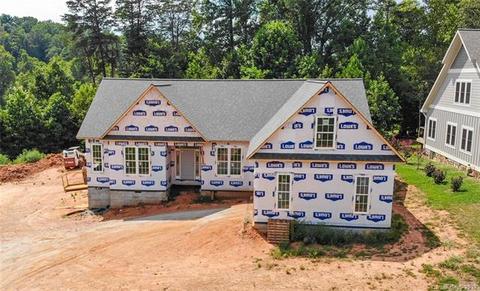 103 Beechmont Dr, Morganton, NC 28655 photo 1