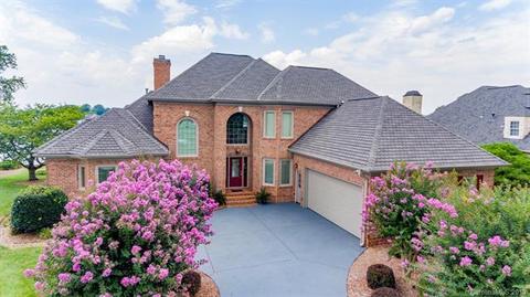 7107 Windaliere Dr, Cornelius, NC 28031 photo 3
