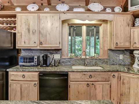 586 Firetower Rd, Spruce Pine, NC 28777 photo 17